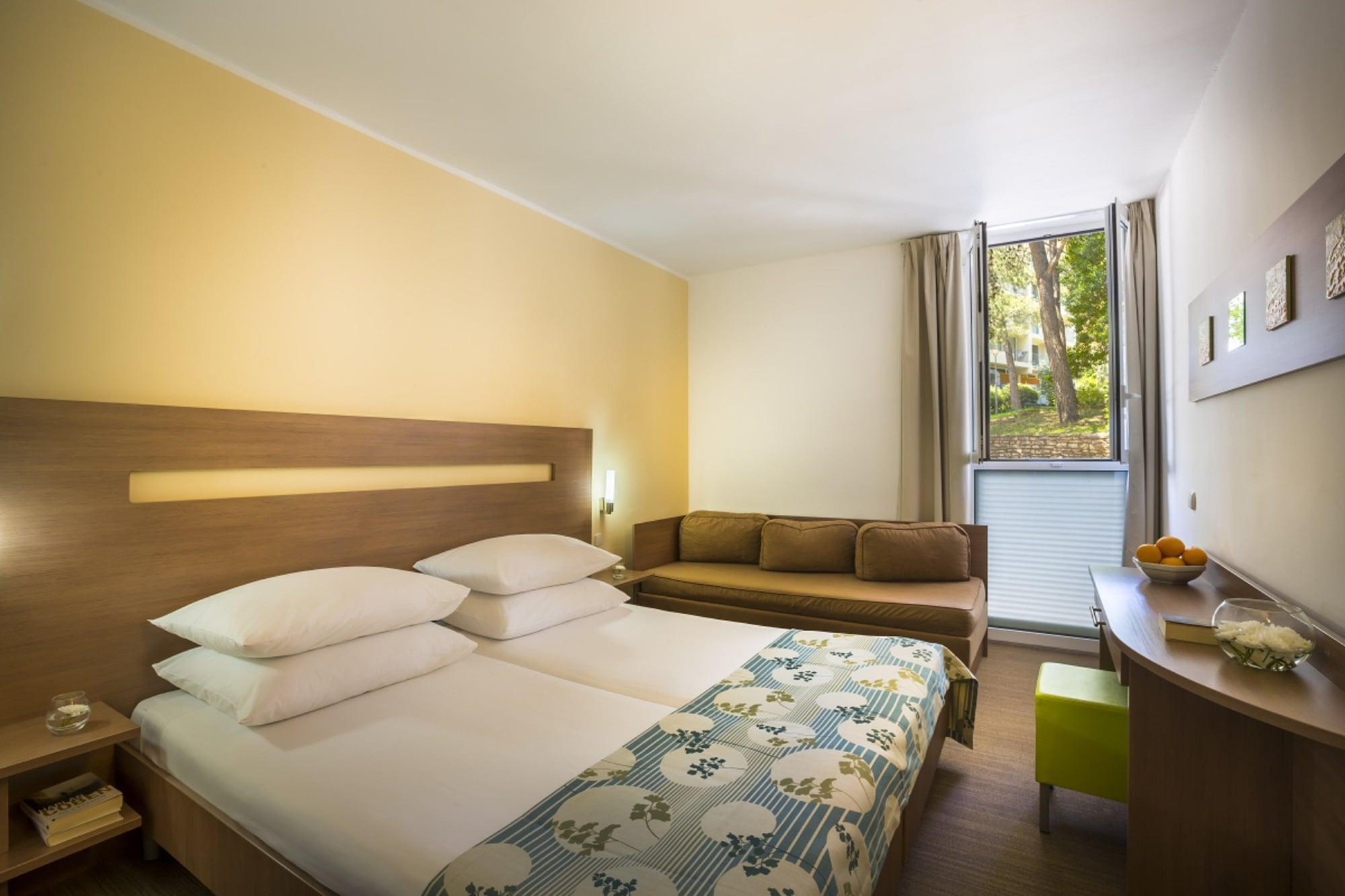 Miramar Sunny Hotel By Valamar Rabac Exterior foto