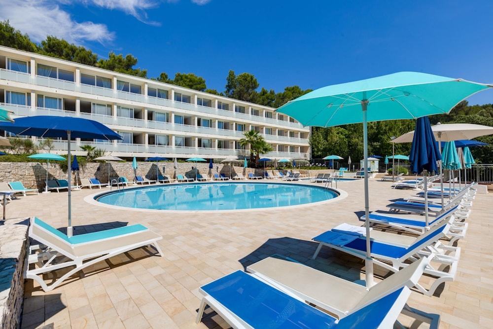 Miramar Sunny Hotel By Valamar Rabac Exterior foto