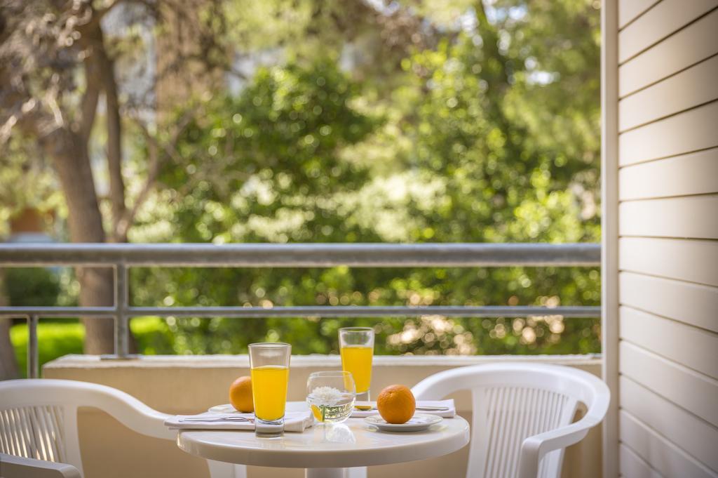 Miramar Sunny Hotel By Valamar Rabac Exterior foto
