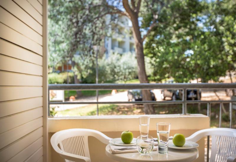 Miramar Sunny Hotel By Valamar Rabac Exterior foto